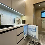 Luxusni V Praze Klanovicich Na Zahrade, 20 Minut Do Centra Prahy דירה