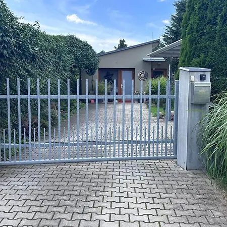 Luxusní V Praze Klánovicích Na Zahradě, 20 Minut Do Centra Prahy Šestajovice