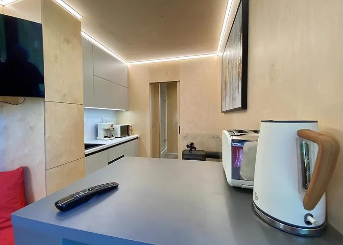 아파트 Luxusni V Praze Klanovicich Na Zahrade, 20 Minut Do Centra Prahy Šestajovice